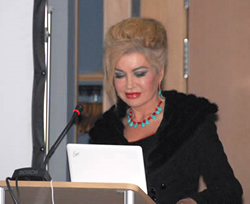 La Profesora Aurora Guerra, inaugura el Curso
